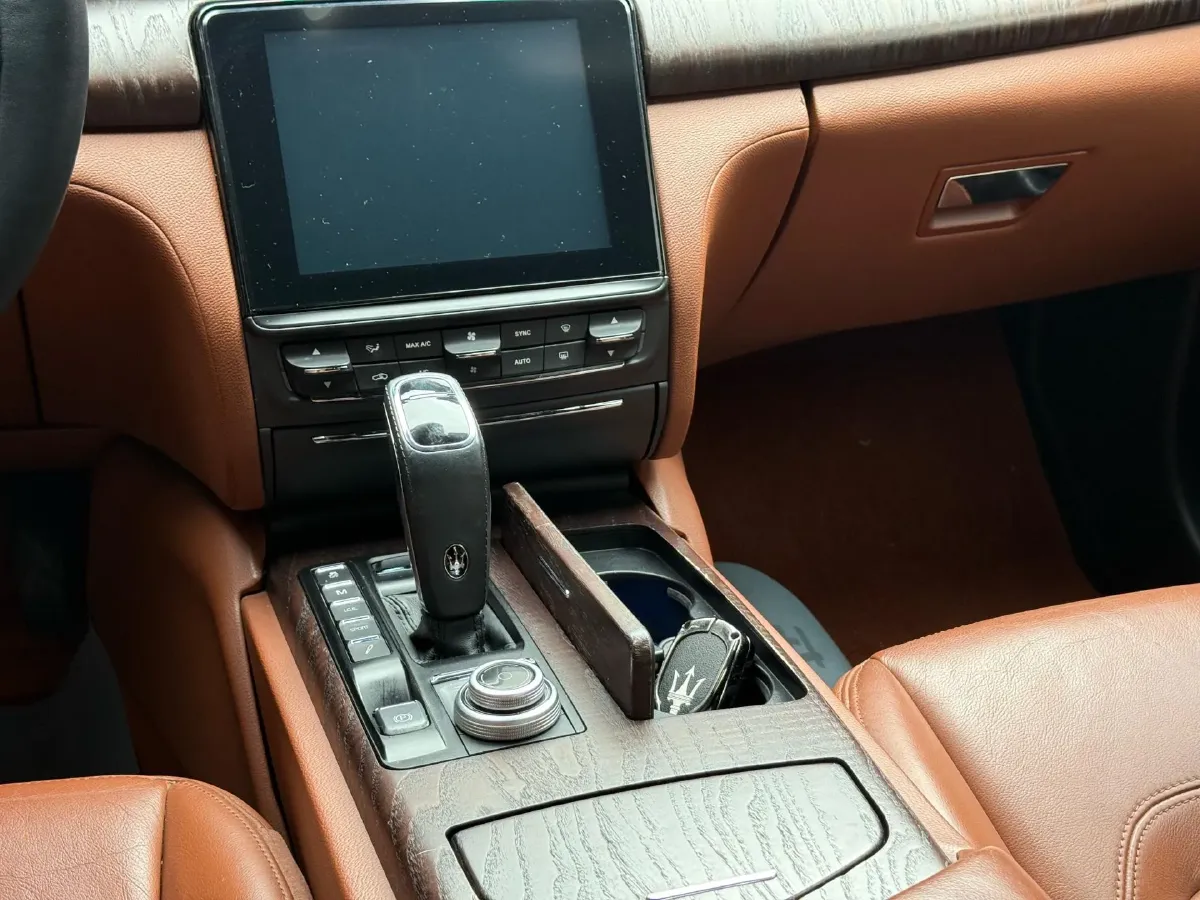 2018 Maserati Quattroporte 3.0T 350HP V6 8AT,autocango,china used car exporter,china ev exporter,chinese used car exporter,chinese used ev exporter