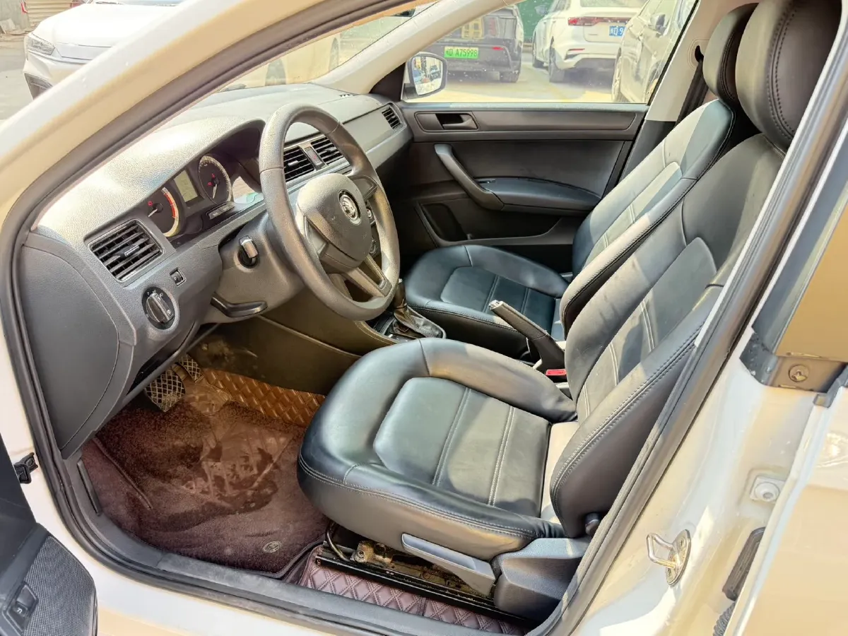 2019 SWM G01 1.5T 156HP L4 6AT,autocango,china used car exporter,china ev exporter,chinese used car exporter,chinese used ev exporter