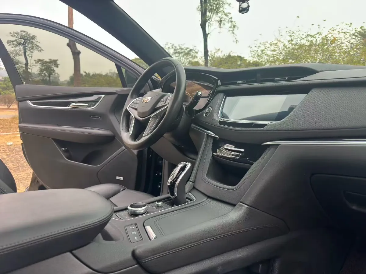 2020 Cadillac XT5 2.0T 241HP L4 9AT,autocango,china used car exporter,china ev exporter,chinese used car exporter,chinese used ev exporter