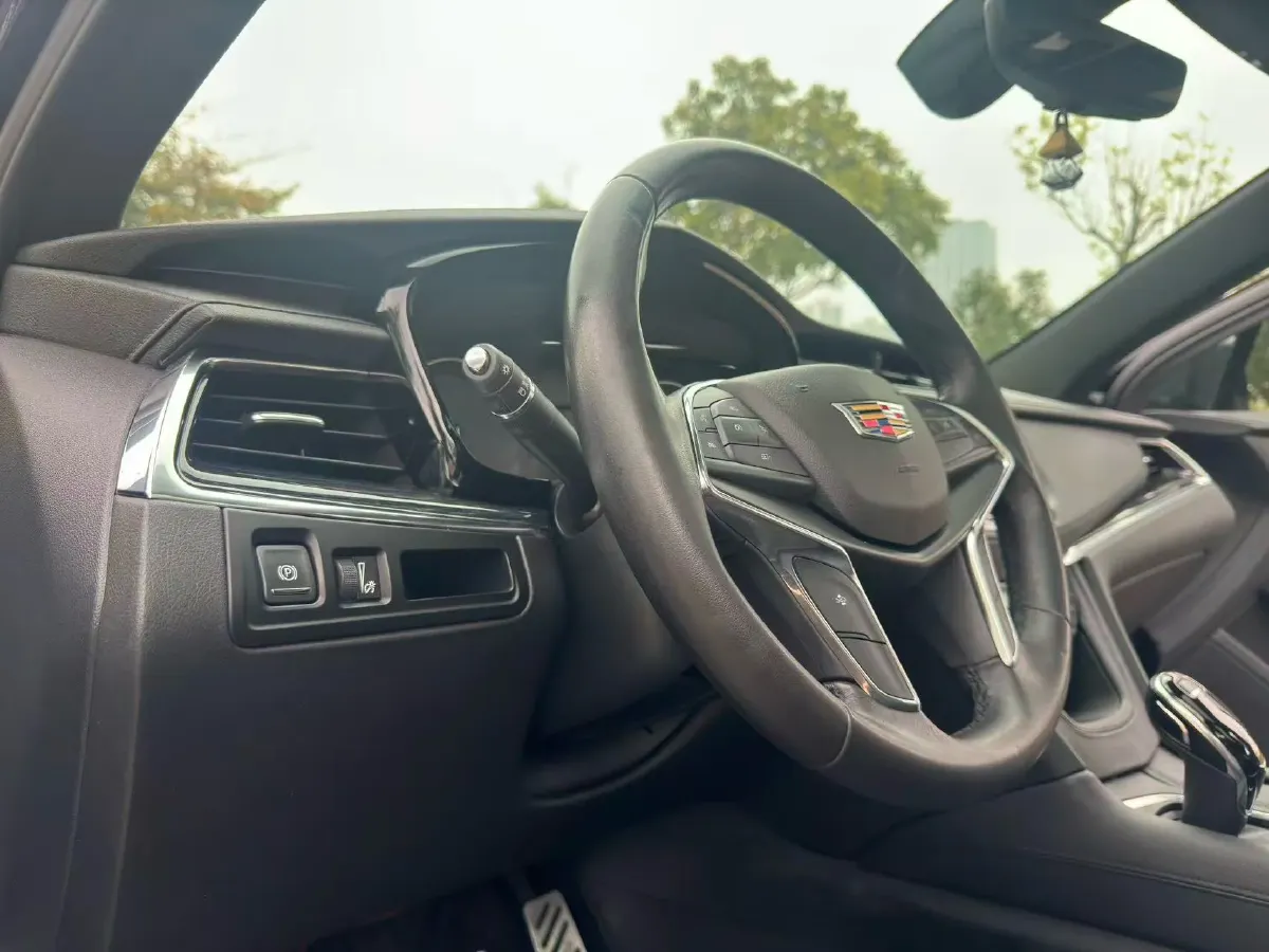 2020 Cadillac XT5 2.0T 241HP L4 9AT,autocango,china used car exporter,china ev exporter,chinese used car exporter,chinese used ev exporter