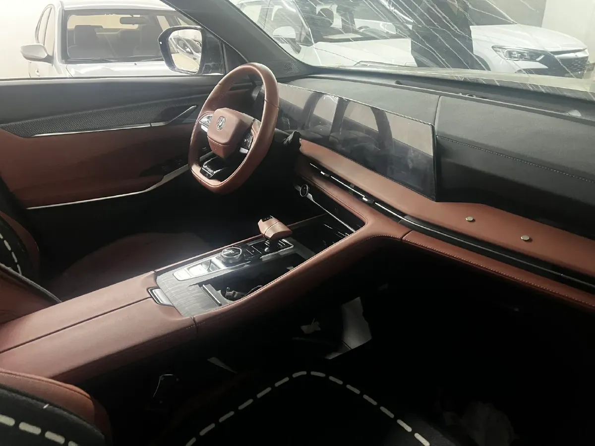 2023 ChangAn CS75 Plus 1.5T 188HP L4 8AT,autocango,china used car exporter,china ev exporter,chinese used car exporter,chinese used ev exporter