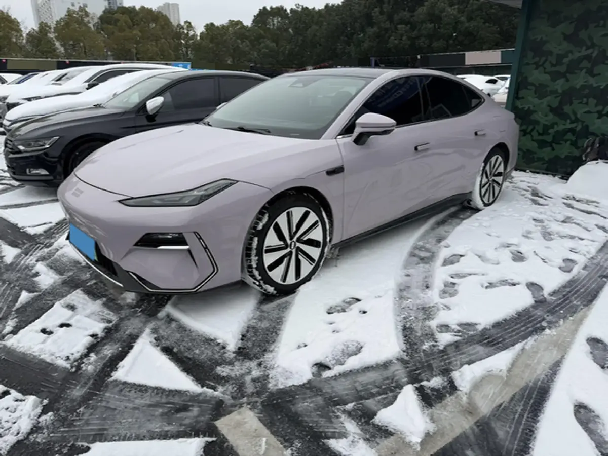 2024 Geely Galaxy E8 BEV 62KWH