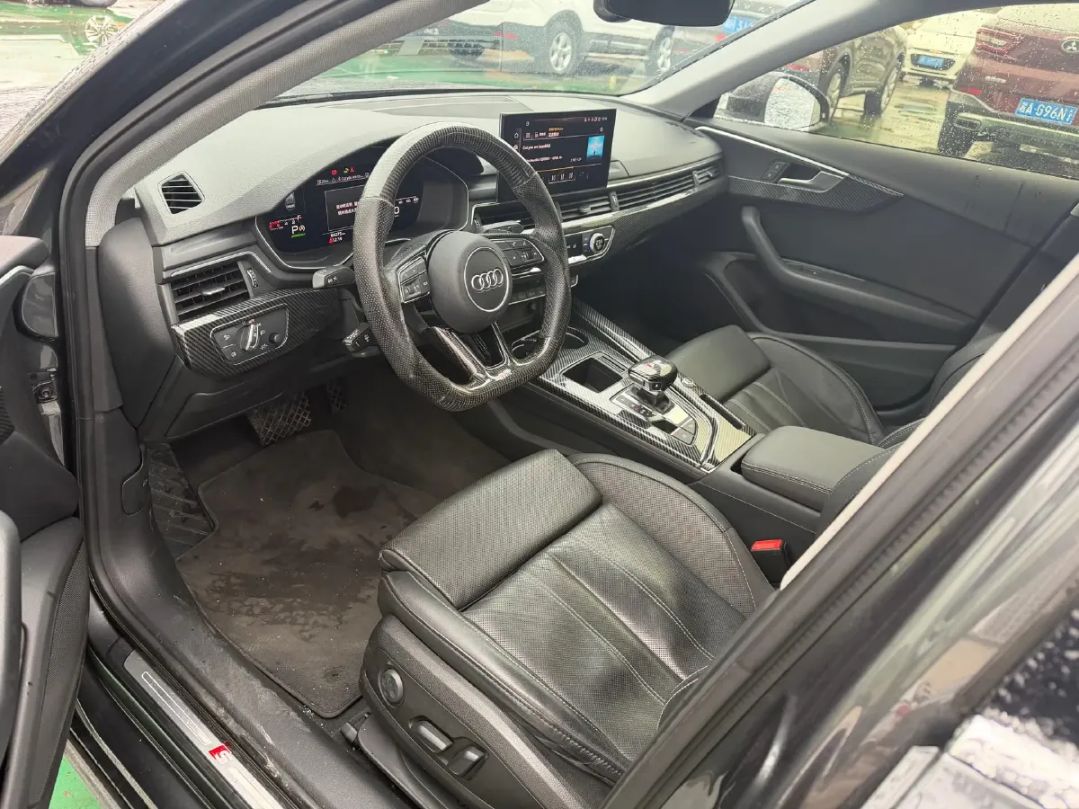 2020 Audi A4L 2.0T 190HP L4 7DCT,autocango,china used car exporter,china ev exporter,chinese used car exporter,chinese used ev exporter