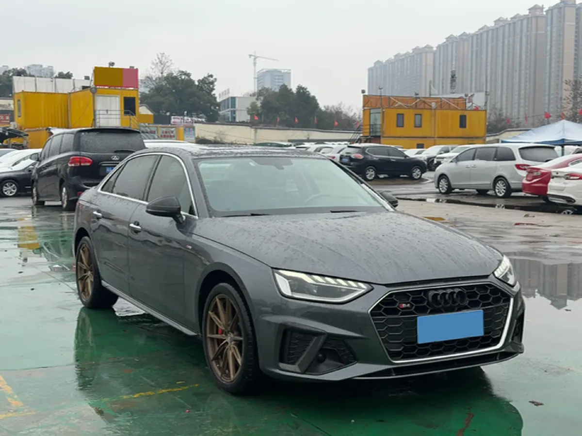 2020 Audi A4L 2.0T 190HP L4 7DCT,autocango,china used car exporter,china ev exporter,chinese used car exporter,chinese used ev exporter