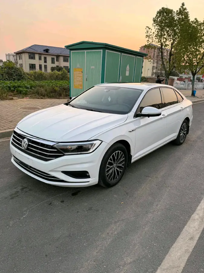 2021 Volkswagen Sagitar 1.2T 116HP L4 7DCT