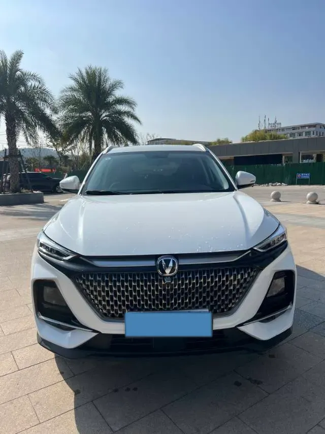 2024 ChangAn X7 PLUS 1.5T 188HP L4 7DCT,autocango,china used car exporter,china ev exporter,chinese used car exporter,chinese used ev exporter