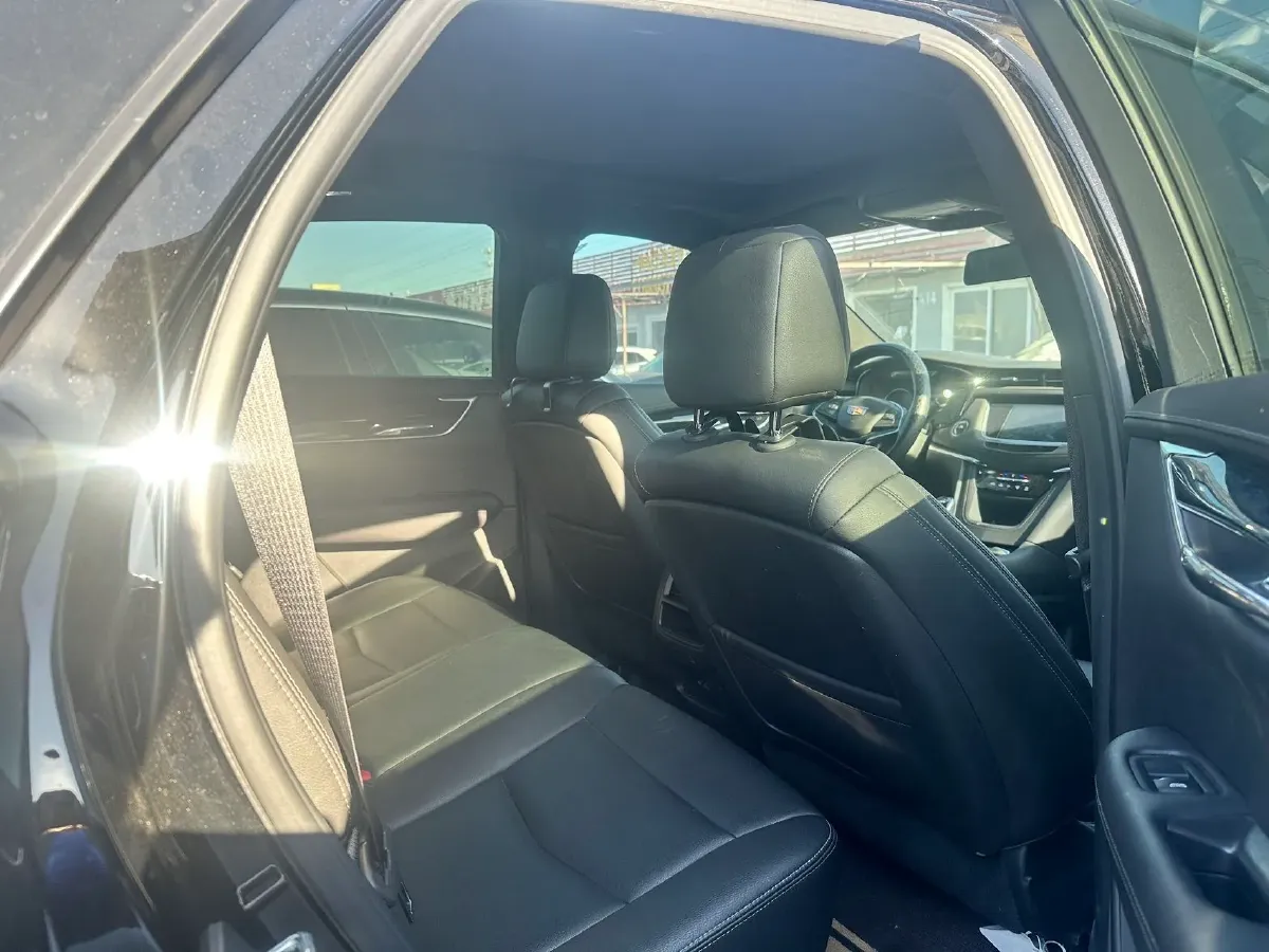 2022 Cadillac XT5 2.0T 237HP L4 9AT,autocango,china used car exporter,china ev exporter,chinese used car exporter,chinese used ev exporter