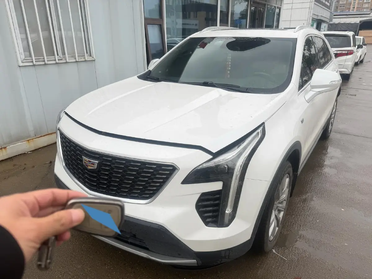 2020 Cadillac XT4 2.0T 241HP L4 9AT