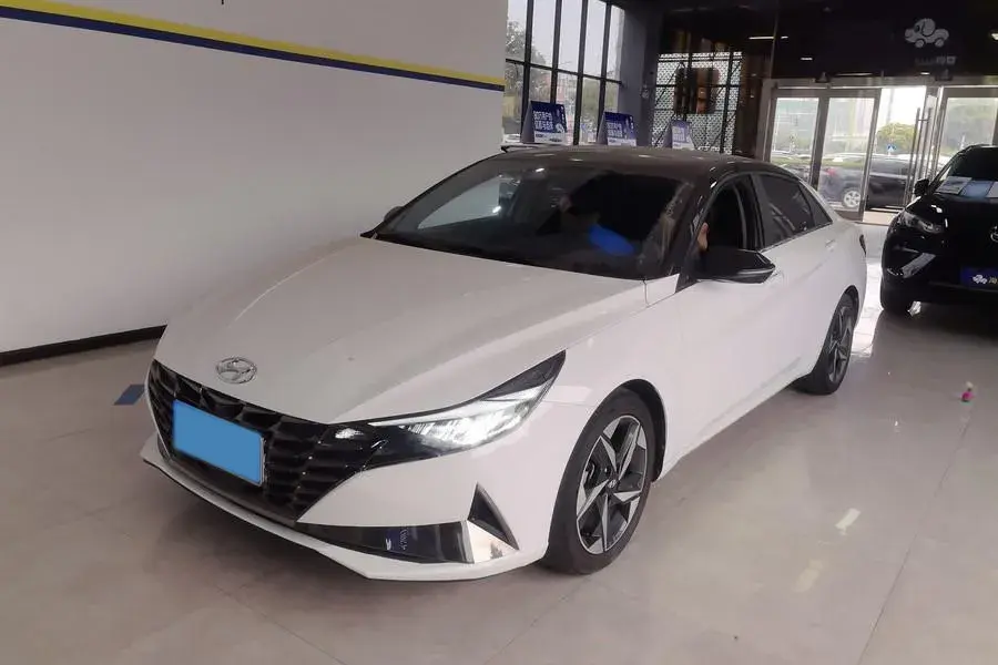 2022 Hyundai Elantra 1.5L 115HP L4 CVT