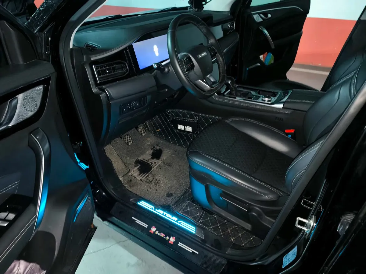 2021 Jetour X90 Plus 1.5T 156HP L4 6MT,autocango,china used car exporter,china ev exporter,chinese used car exporter,chinese used ev exporter