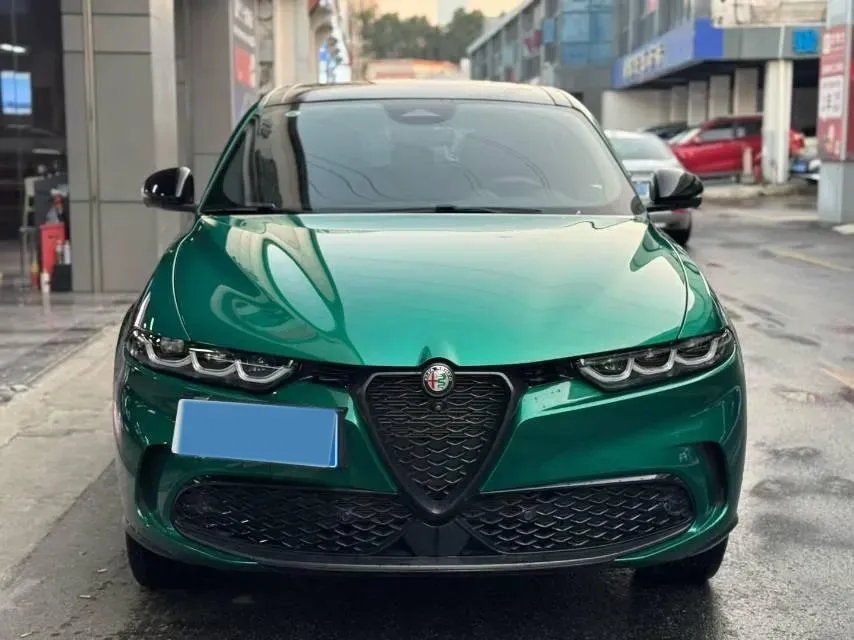 2023 Volvo V60 2.0T 250HP L4 8AT,autocango,china used car exporter,china ev exporter,chinese used car exporter,chinese used ev exporter