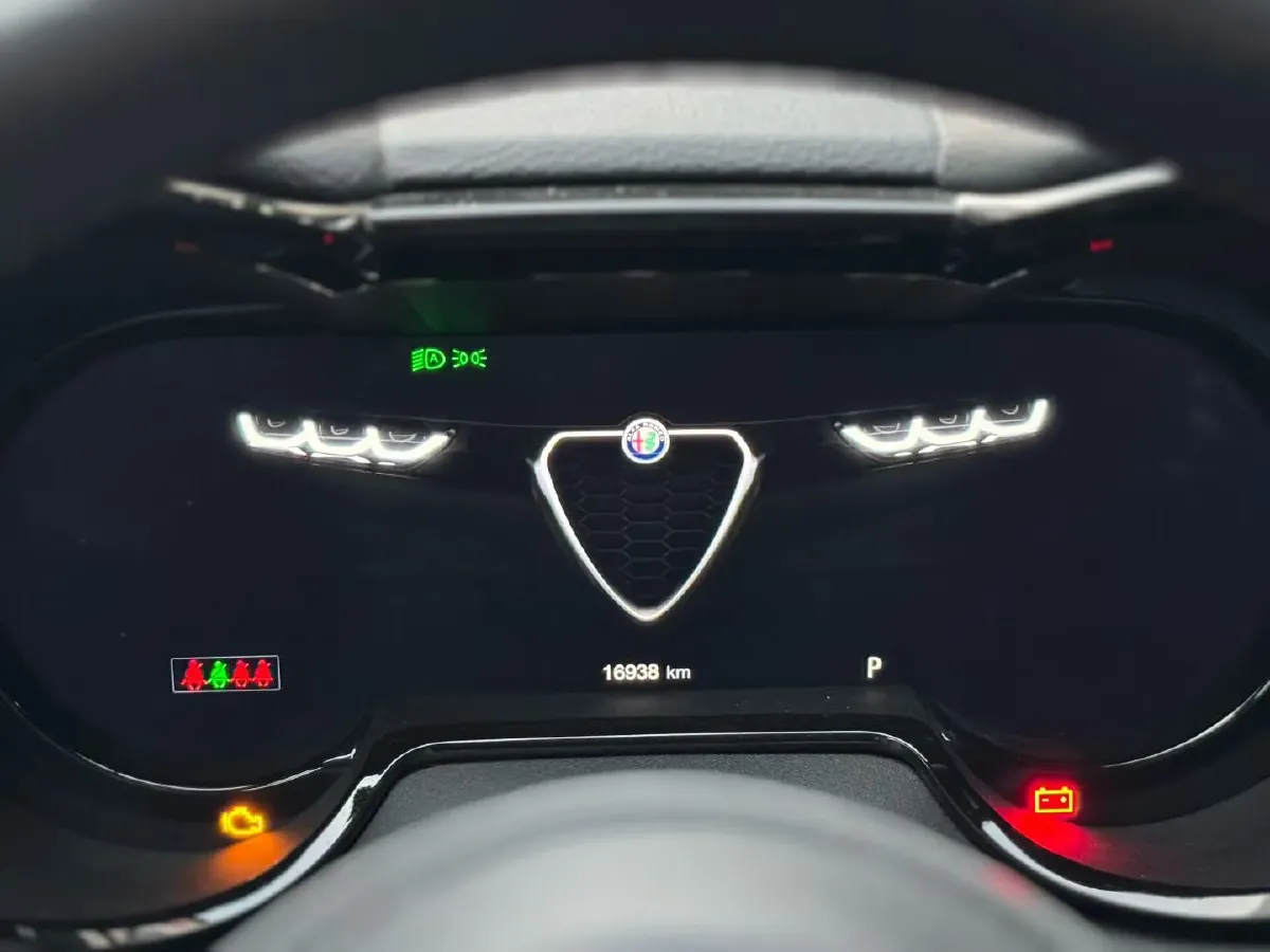 2023 Volvo V60 2.0T 250HP L4 8AT,autocango,china used car exporter,china ev exporter,chinese used car exporter,chinese used ev exporter