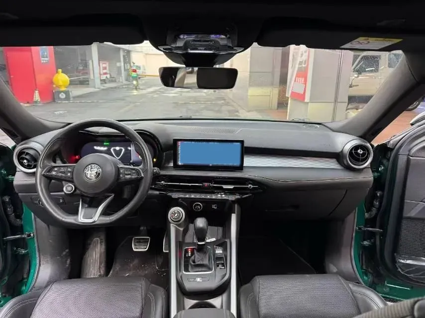 2023 Volvo V60 2.0T 250HP L4 8AT,autocango,china used car exporter,china ev exporter,chinese used car exporter,chinese used ev exporter