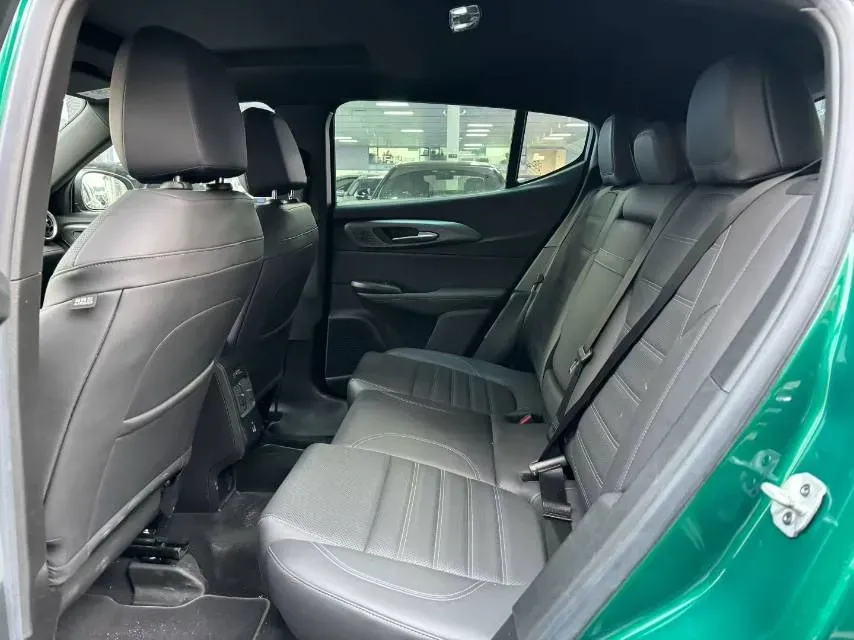 2023 Volvo V60 2.0T 250HP L4 8AT,autocango,china used car exporter,china ev exporter,chinese used car exporter,chinese used ev exporter