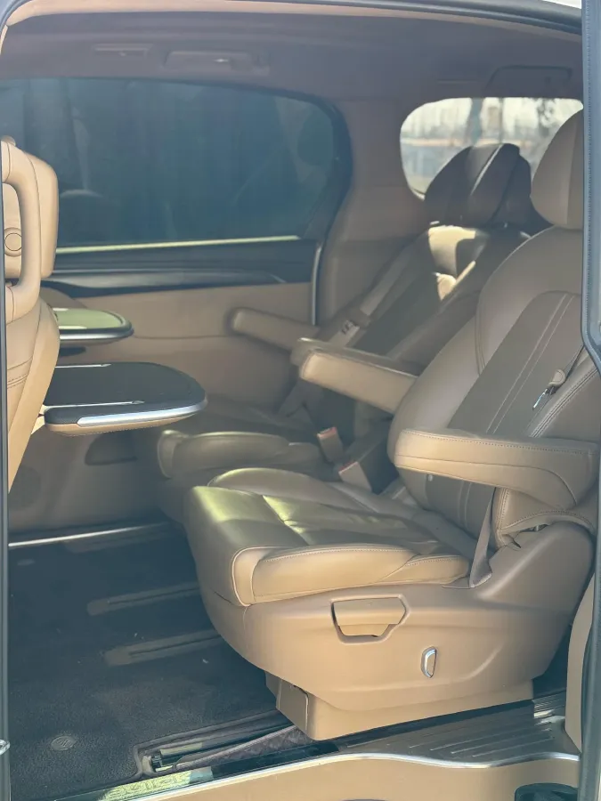 2021 Buick GL8 2.0T 237HP L4 9AT,autocango,china used car exporter,china ev exporter,chinese used car exporter,chinese used ev exporter