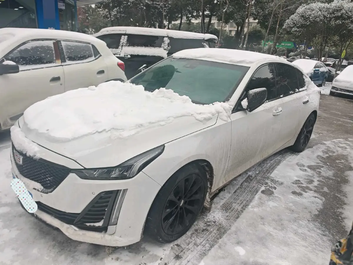 2022 Cadillac CT5 2.0T 237HP L4 10AT