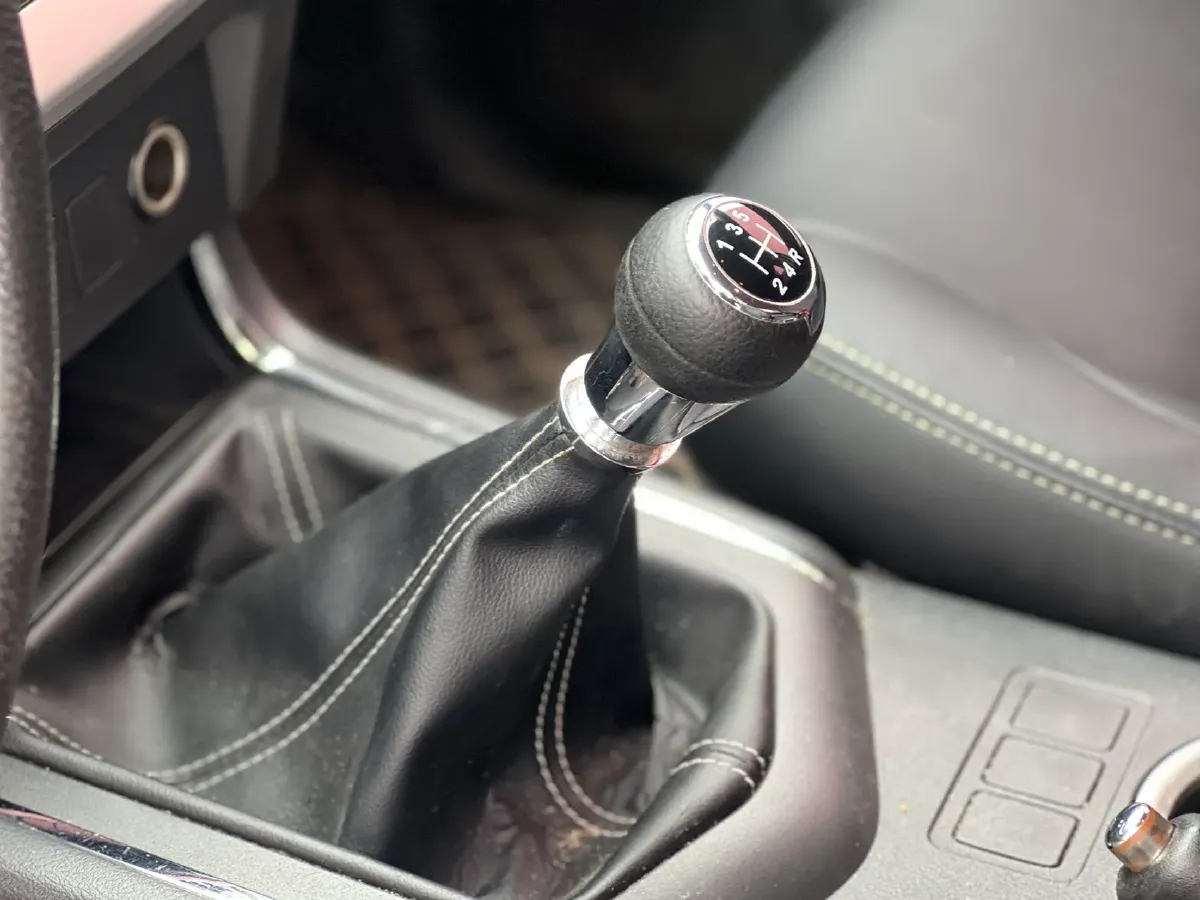 2020 Dongfeng RuiQi 6 2.4L 158HP L4 5MT,autocango,china used car exporter,china ev exporter,chinese used car exporter,chinese used ev exporter