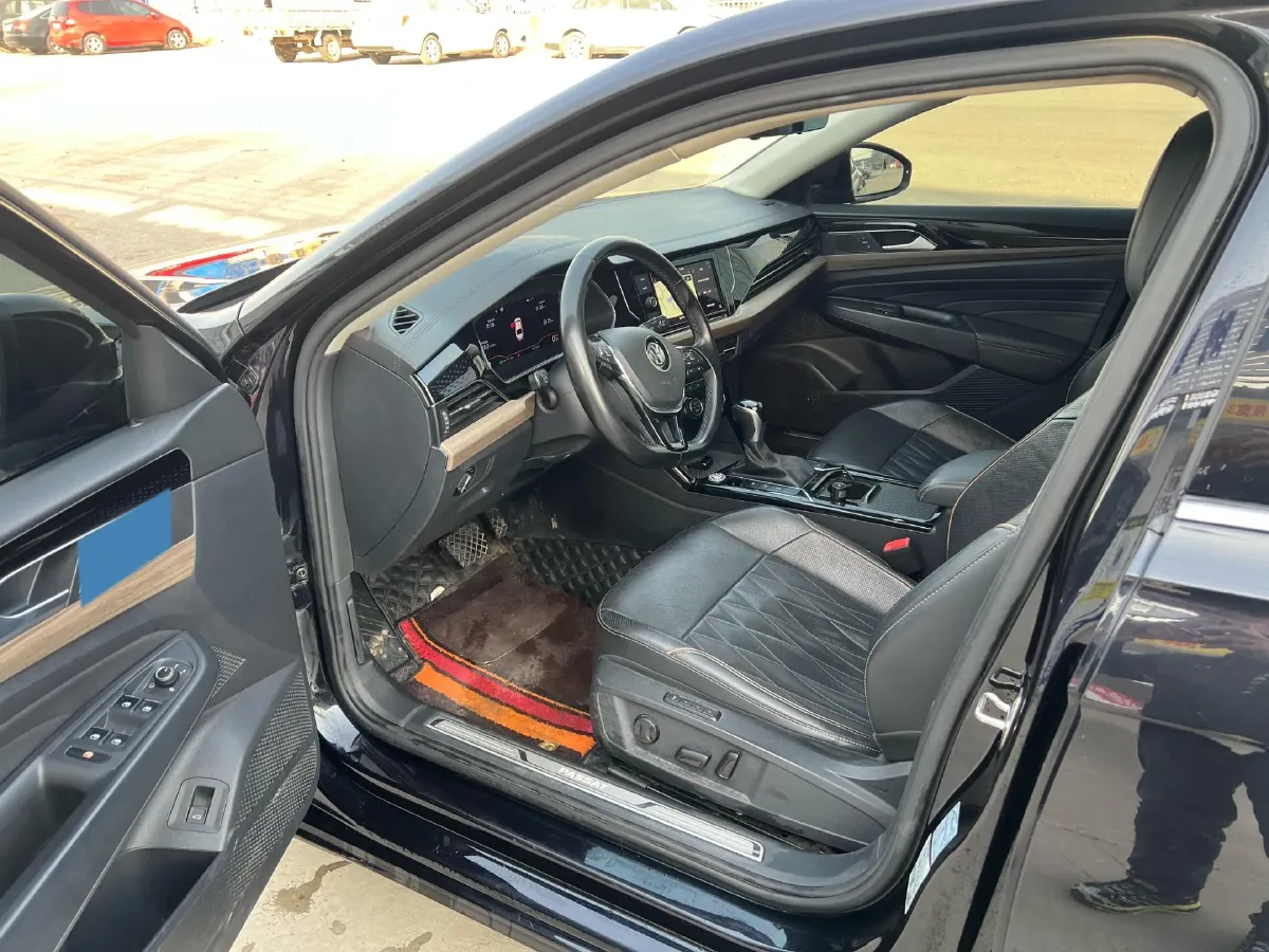 2019 Volvo V40 1.5T 152HP L4 6AT,autocango,china used car exporter,china ev exporter,chinese used car exporter,chinese used ev exporter