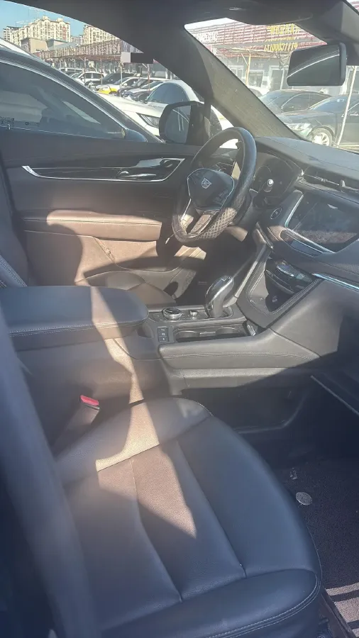 2021 Cadillac XT5 2.0T 237HP L4 9AT,autocango,china used car exporter,china ev exporter,chinese used car exporter,chinese used ev exporter