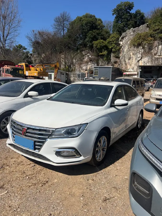 2019 Roewe i5 1.5L 120HP L4 CVT