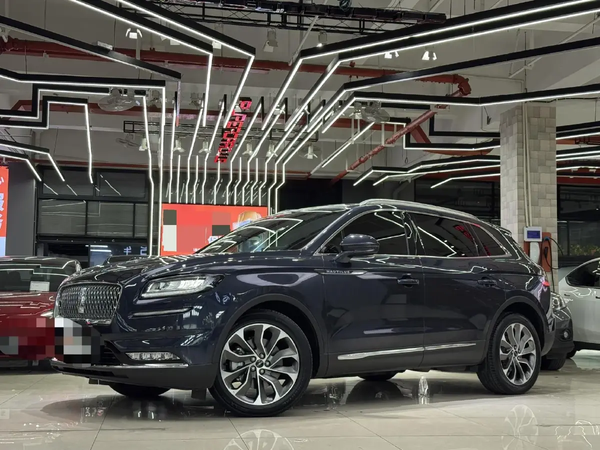 2021 Lincoln Nautilus 2.0T 245HP L4 8AT