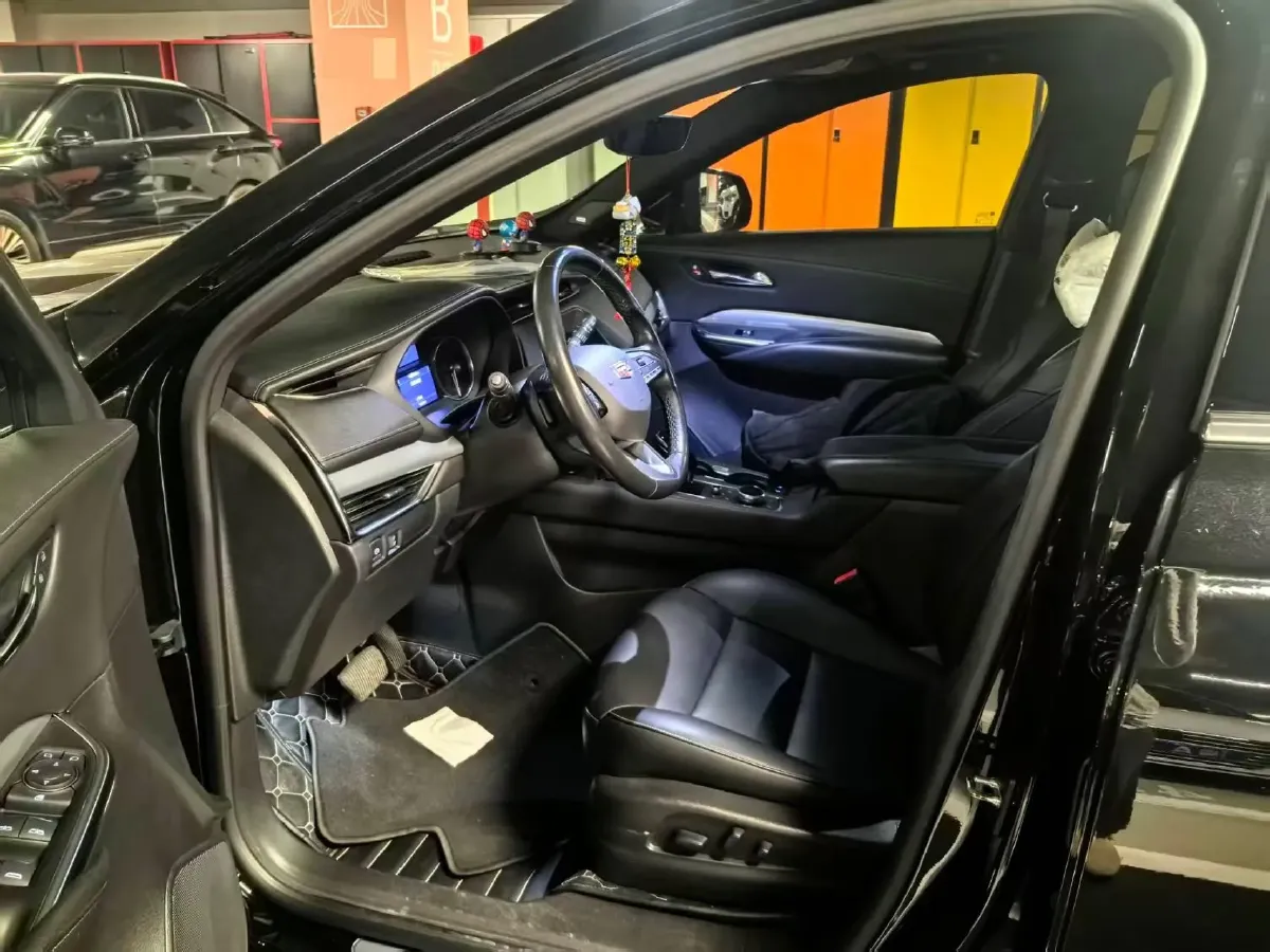 2020 Cadillac XT4 2.0T 241HP L4 9AT,autocango,china used car exporter,china ev exporter,chinese used car exporter,chinese used ev exporter