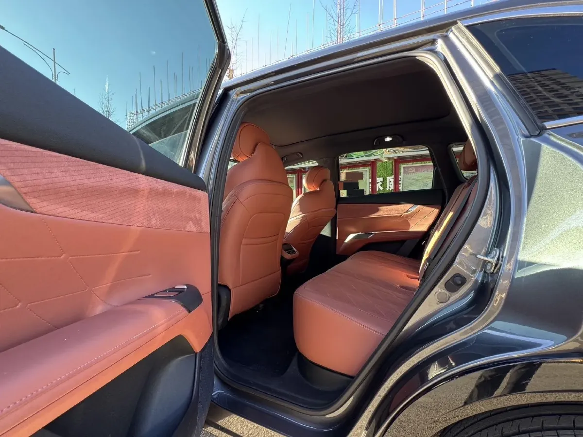 2024 ChangAn CS75 Plus 1.5T 188HP L4 8AT,autocango,china used car exporter,china ev exporter,chinese used car exporter,chinese used ev exporter