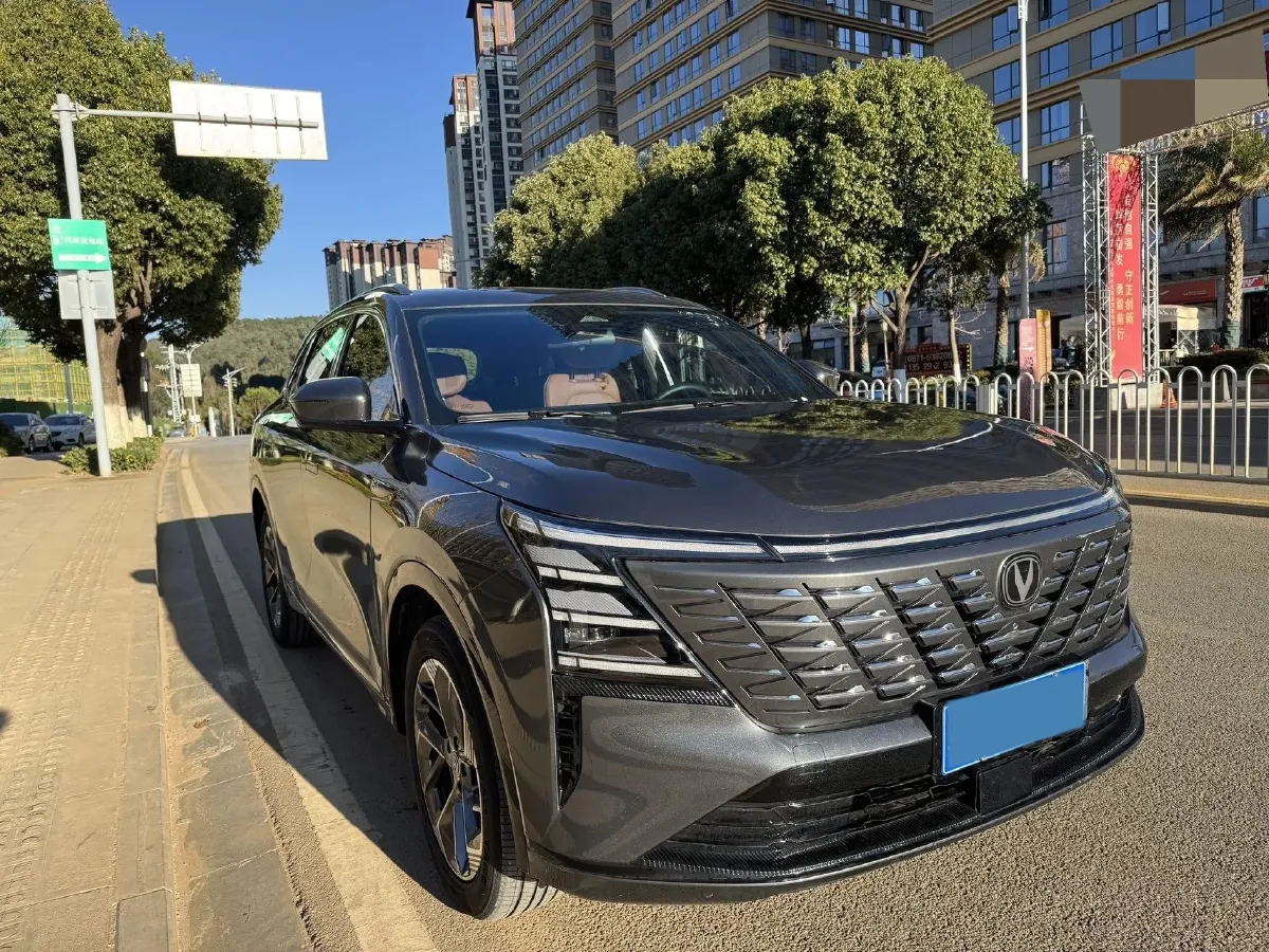 2024 ChangAn CS75 Plus 1.5T 188HP L4 8AT,autocango,china used car exporter,china ev exporter,chinese used car exporter,chinese used ev exporter