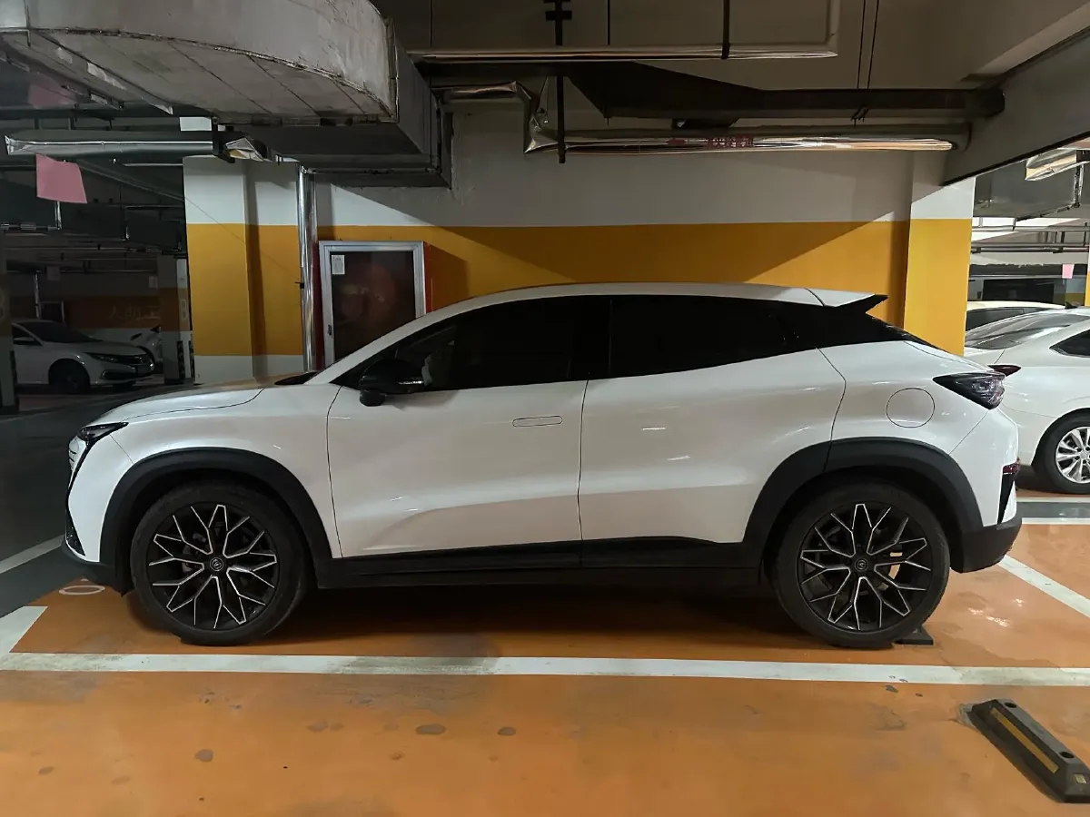 2022 ChangAn UNI-T 1.5T 188HP L4 7DCT,autocango,china used car exporter,china ev exporter,chinese used car exporter,chinese used ev exporter