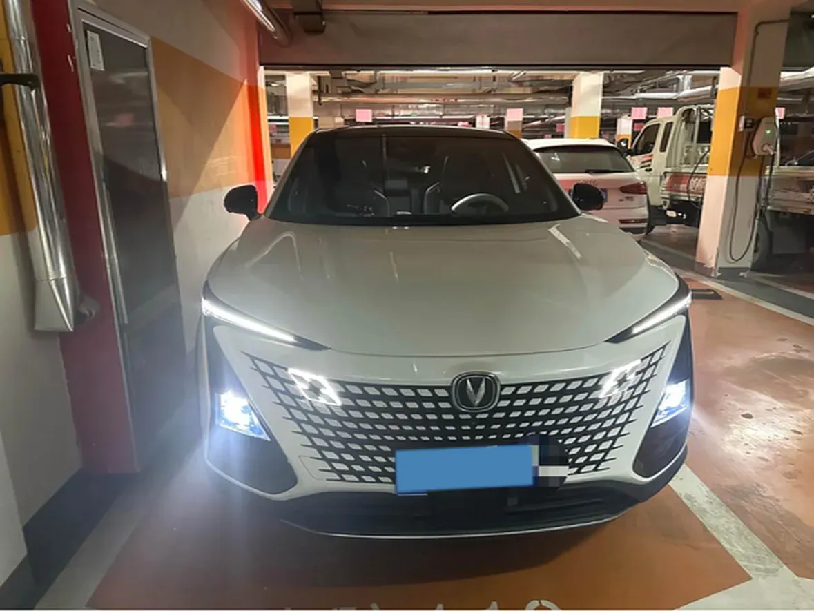 2022 ChangAn UNI-T 1.5T 188HP L4 7DCT,autocango,china used car exporter,china ev exporter,chinese used car exporter,chinese used ev exporter