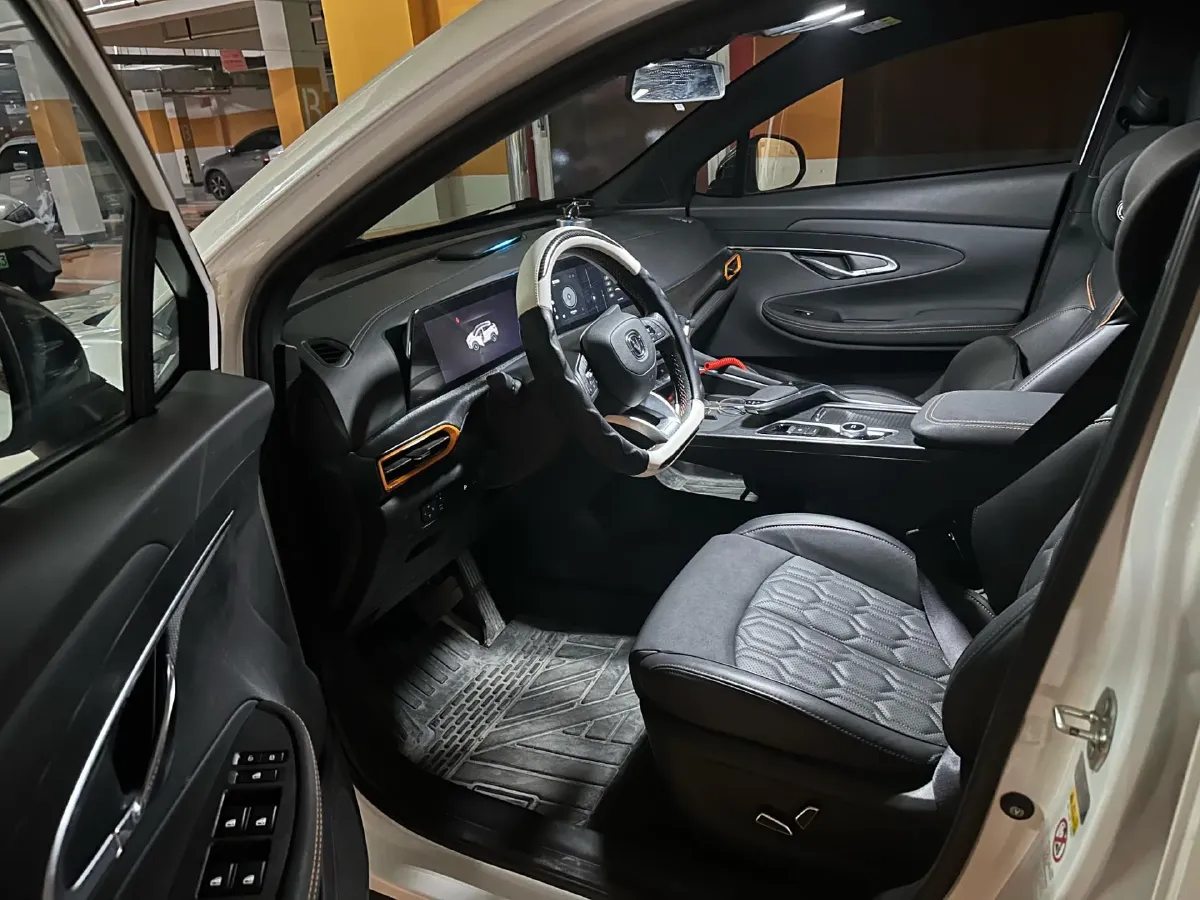 2022 ChangAn UNI-T 1.5T 188HP L4 7DCT,autocango,china used car exporter,china ev exporter,chinese used car exporter,chinese used ev exporter