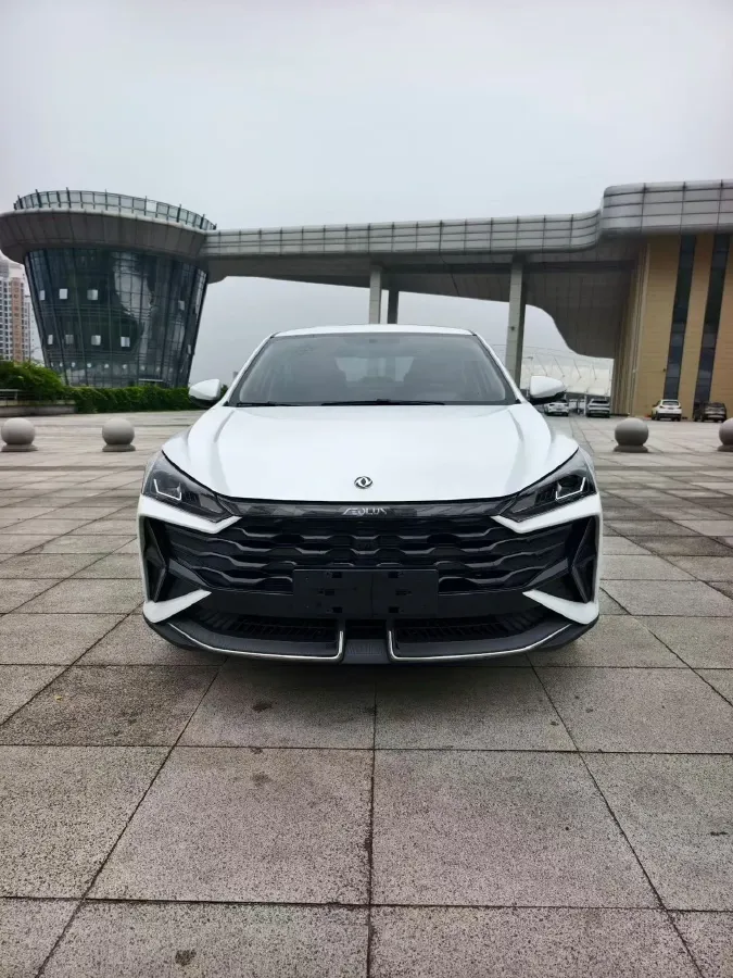 2025 DongFeng Aeolus YiXuan 1.5L 125HP L4 6DCT,autocango,china used car exporter,china ev exporter,chinese used car exporter,chinese used ev exporter