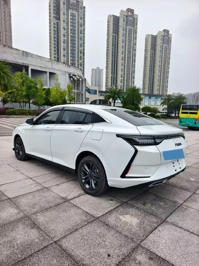2025 DongFeng Aeolus YiXuan 1.5L 125HP L4 6DCT,autocango,china used car exporter,china ev exporter,chinese used car exporter,chinese used ev exporter