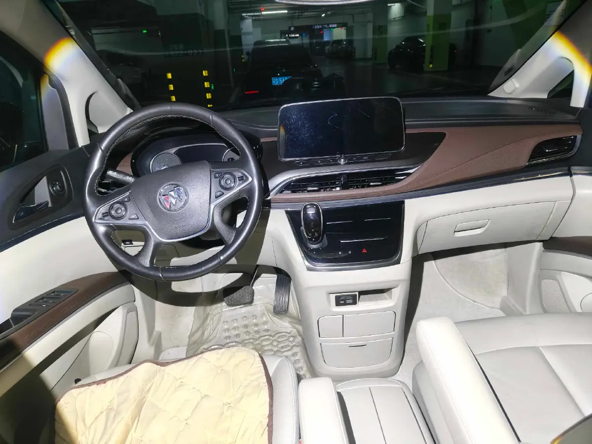 2021 Buick GL8 2.0T 237HP L4 9AT,autocango,china used car exporter,china ev exporter,chinese used car exporter,chinese used ev exporter