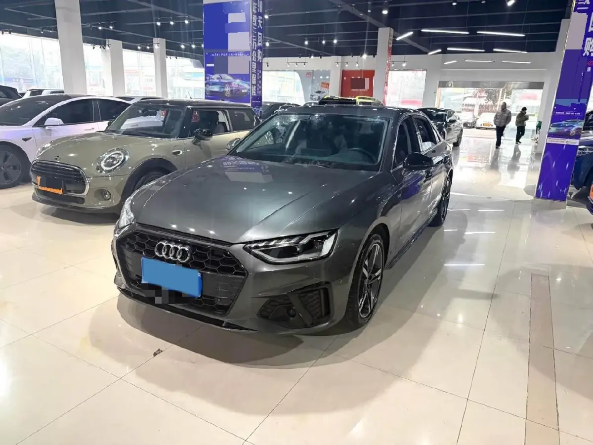 2022 Audi A4L 2.0T 190HP L4 7DCT