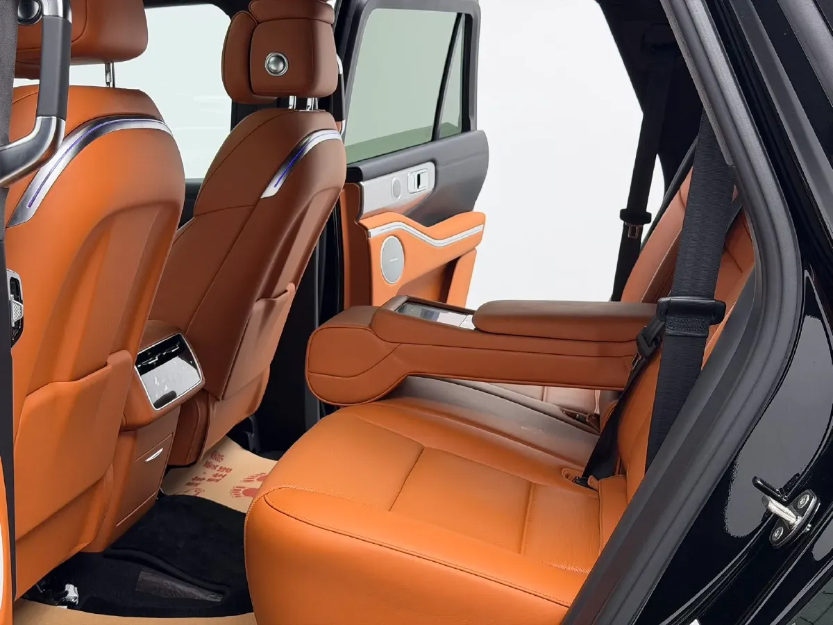 2024 Tank 700 3.0T 360HP V6 9AT PHEV 37.1KWH,autocango,china used car exporter,china ev exporter,chinese used car exporter,chinese used ev exporter