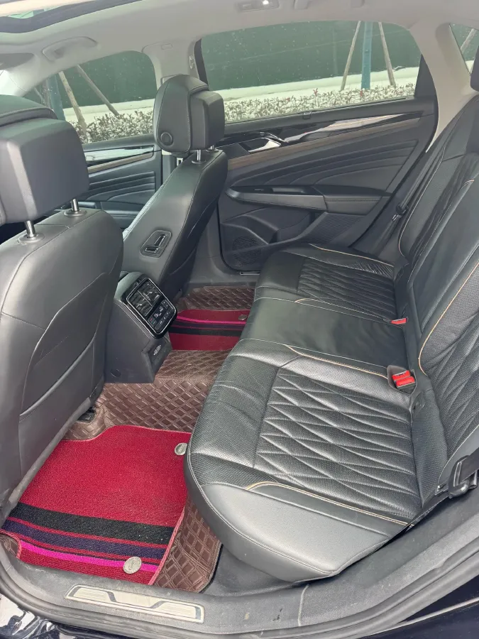 2019 Volvo V40 1.5T 152HP L4 6AT,autocango,china used car exporter,china ev exporter,chinese used car exporter,chinese used ev exporter