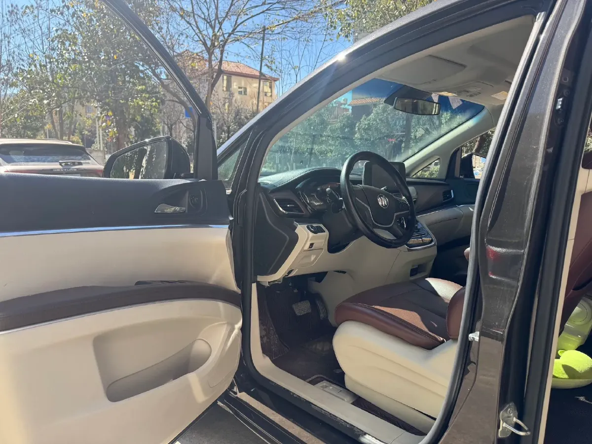 2021 Buick GL8 2.0T 237HP L4 9AT,autocango,china used car exporter,china ev exporter,chinese used car exporter,chinese used ev exporter