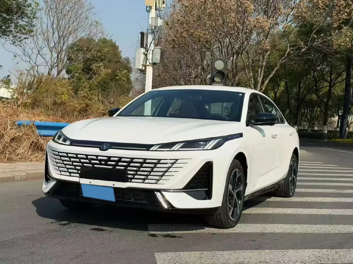 2026 ChangAn Eado 1.5T 192HP L4 7DCT,autocango,china used car exporter,china ev exporter,chinese used car exporter,chinese used ev exporter