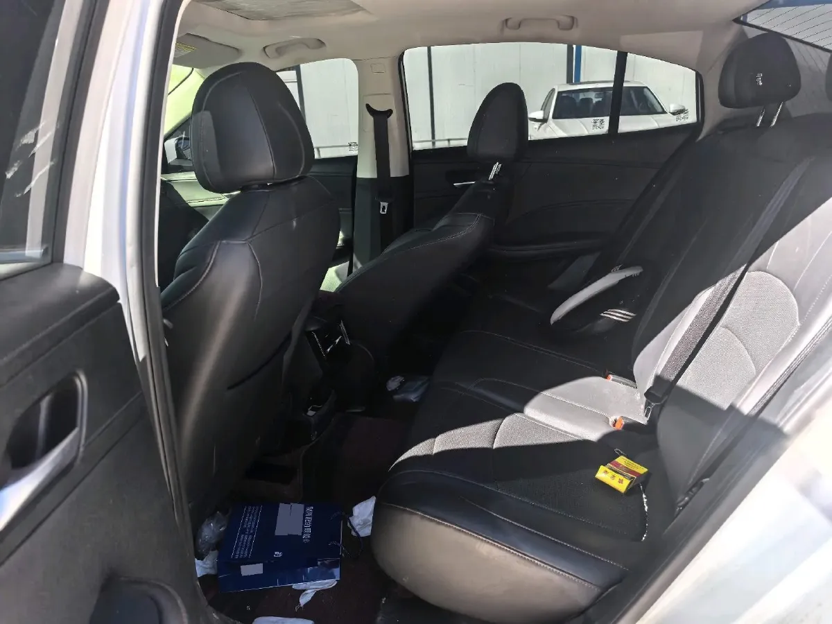 2023 Roewe i5 1.5L 129HP L4 CVT,autocango,china used car exporter,china ev exporter,chinese used car exporter,chinese used ev exporter