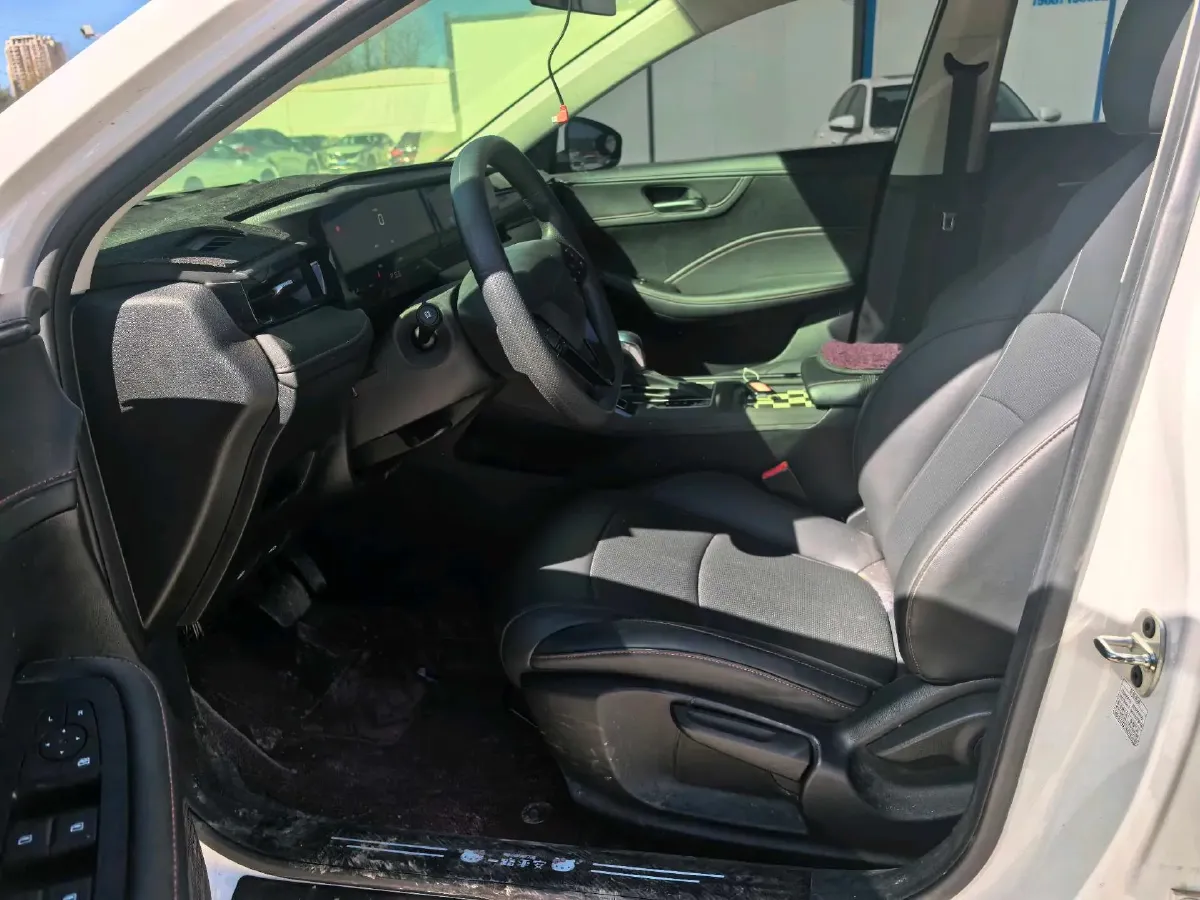 2023 Roewe i5 1.5L 129HP L4 CVT,autocango,china used car exporter,china ev exporter,chinese used car exporter,chinese used ev exporter