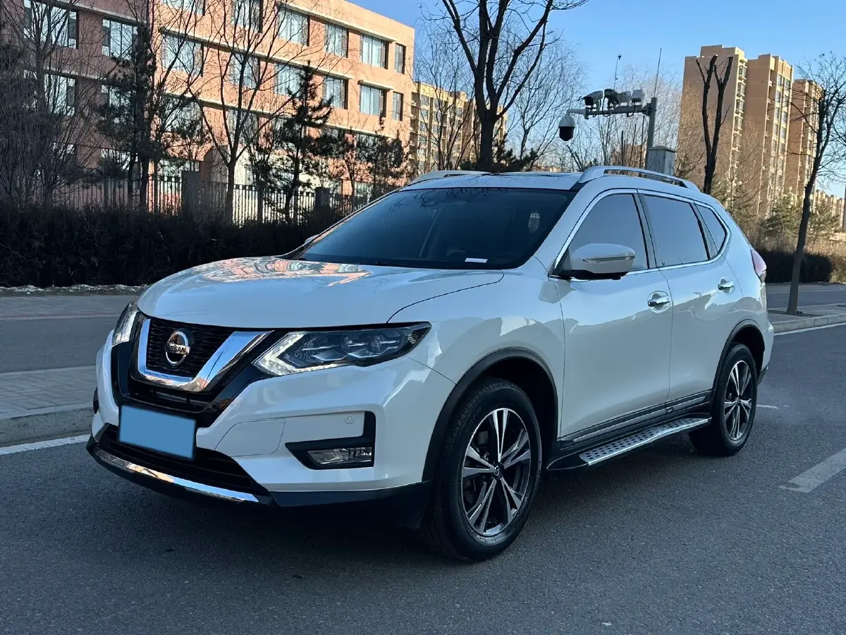 2021 Nissan X-Trail 2.5L 181HP L4 CVT