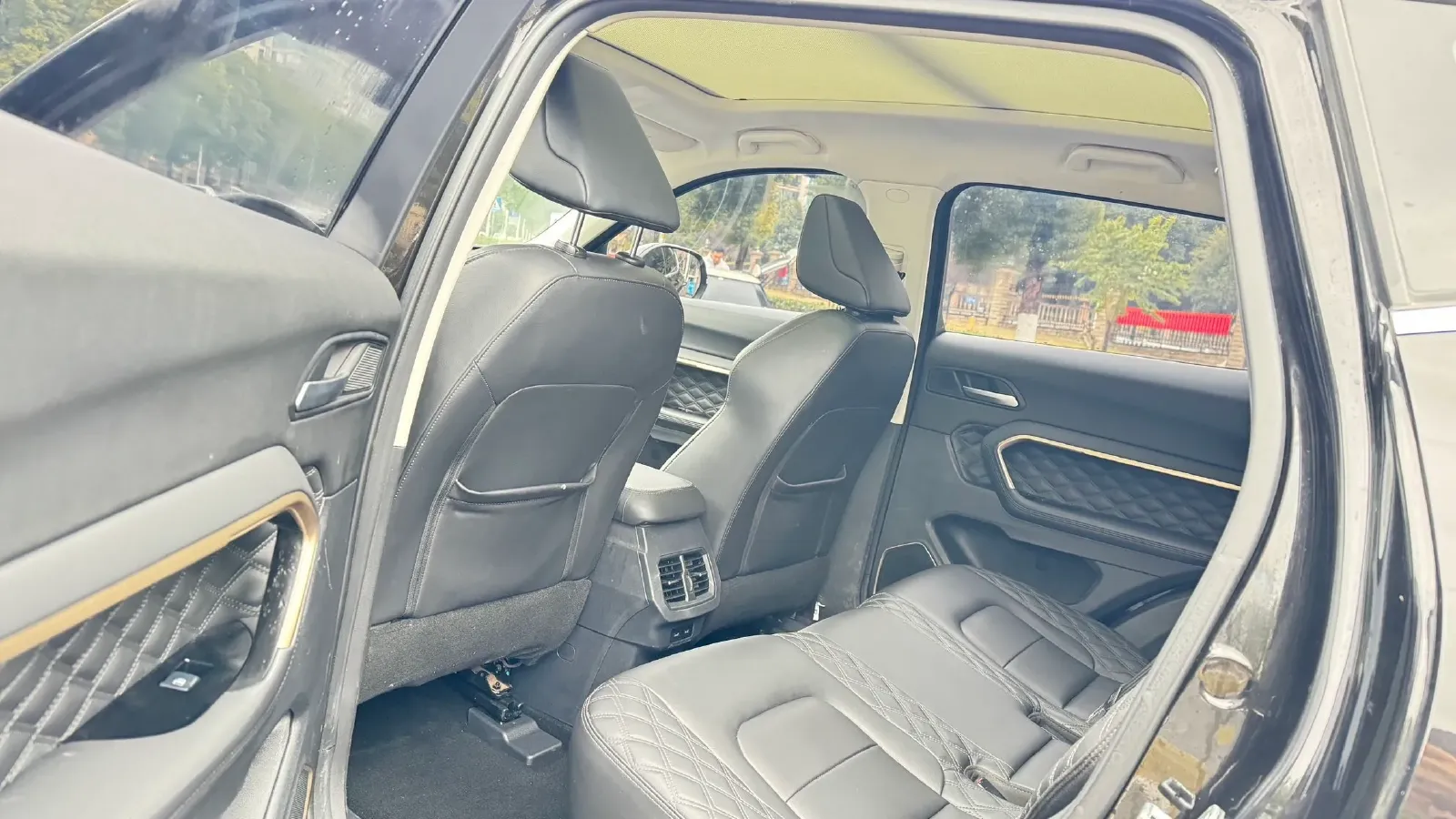 2020 Haval H6 1.5T 169HP L4 7DCT,autocango,china used car exporter,china ev exporter,chinese used car exporter,chinese used ev exporter