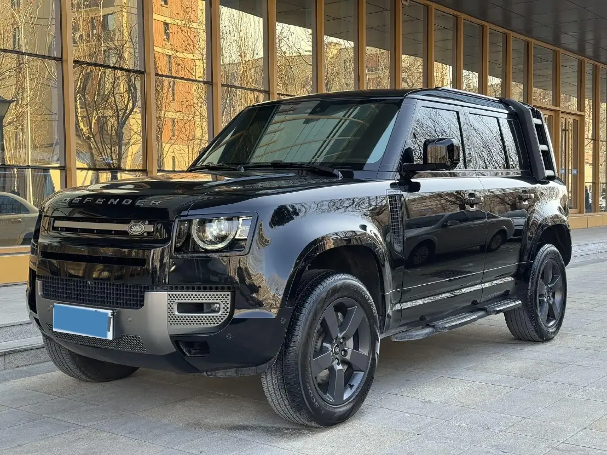 2024 Land Rover Defender 3.0T 400HP L6 8AT