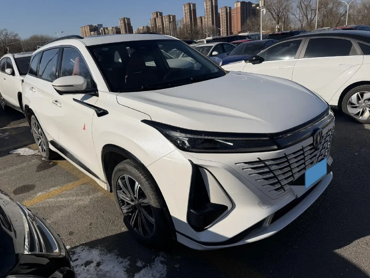 2023 ChangAn CS75 Plus 1.5T 188HP L4 8AT,autocango,china used car exporter,china ev exporter,chinese used car exporter,chinese used ev exporter