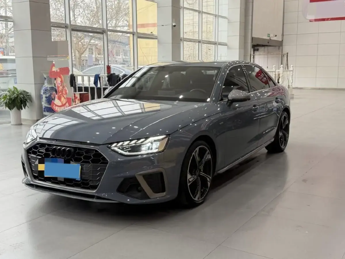 2022 Audi A4L 2.0T 190HP L4 7DCT