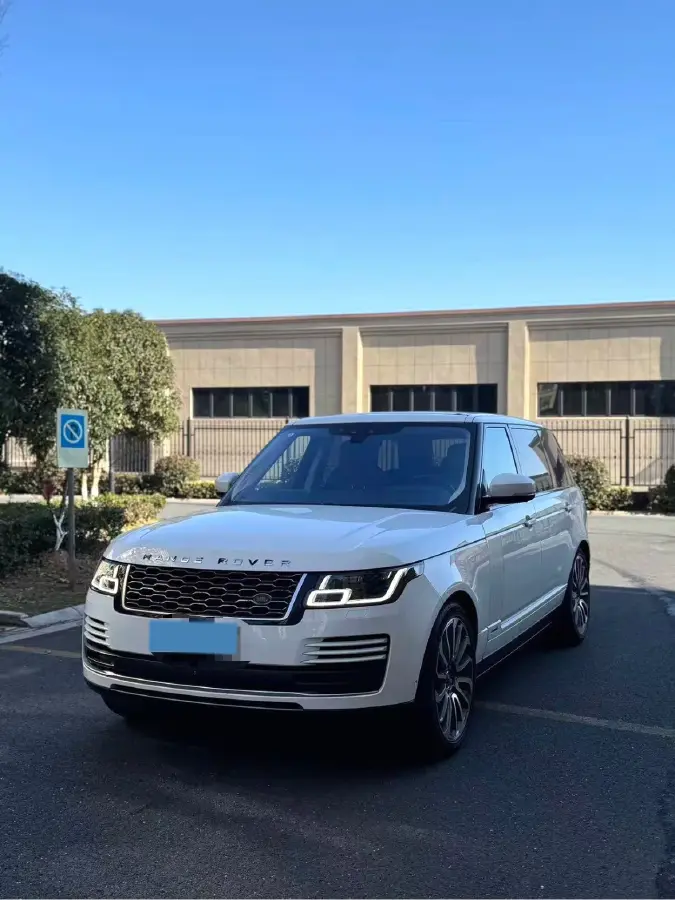 2018 Land Rover Range Rover 3.0T 381HP V6 8AT