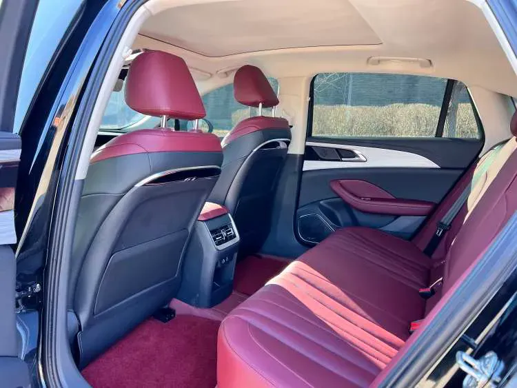 2025 HongQi H5 1.5T 169HP L4 1DHT Hybrid,autocango,china used car exporter,china ev exporter,chinese used car exporter,chinese used ev exporter