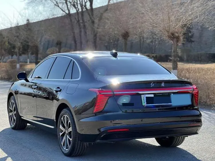 2025 HongQi H5 1.5T 169HP L4 1DHT Hybrid,autocango,china used car exporter,china ev exporter,chinese used car exporter,chinese used ev exporter