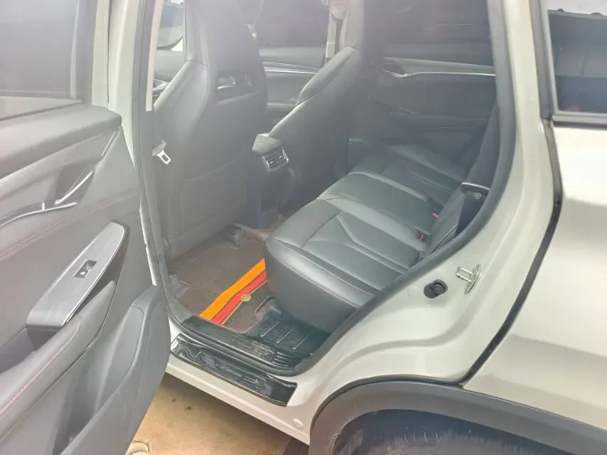 2022 ChangAn CS75 Plus 2.0T 233HP L4 8AT,autocango,china used car exporter,china ev exporter,chinese used car exporter,chinese used ev exporter